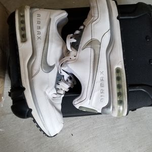 NIKE AIR MAX WHITE AND GREY